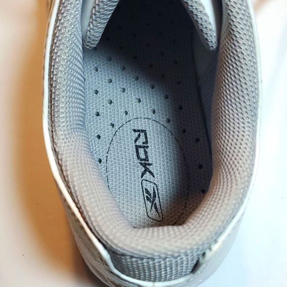 Reebok sneakers 6 1/2 Excellent condition like new - Picture 17 of 17